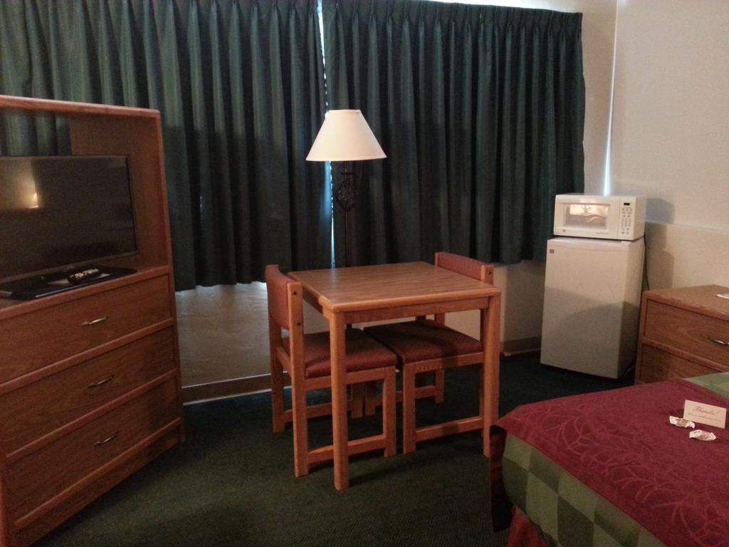Mid Town Motel グレートフォールズ 部屋 写真