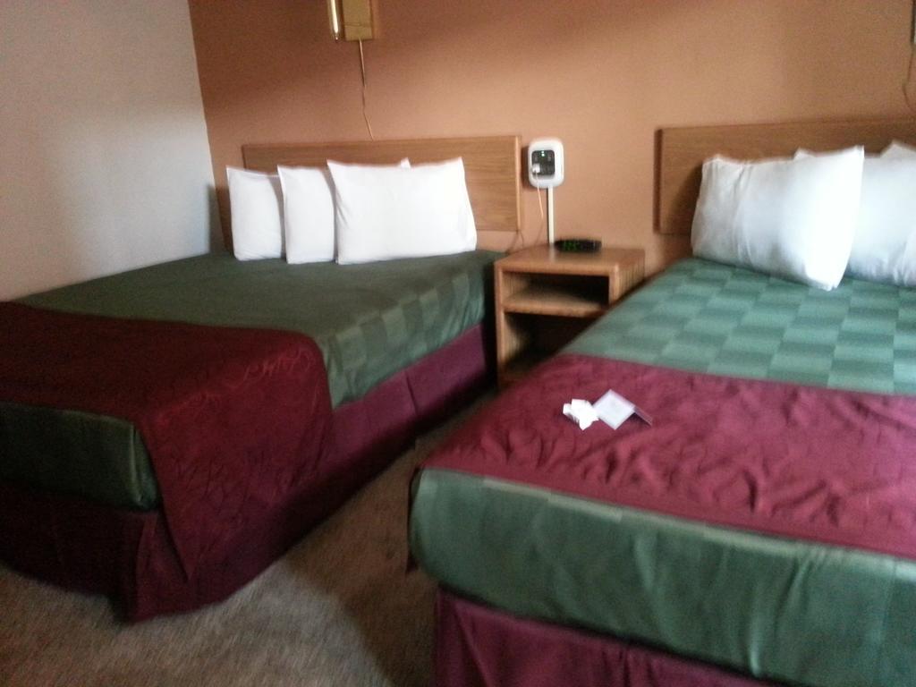 Mid Town Motel グレートフォールズ 部屋 写真